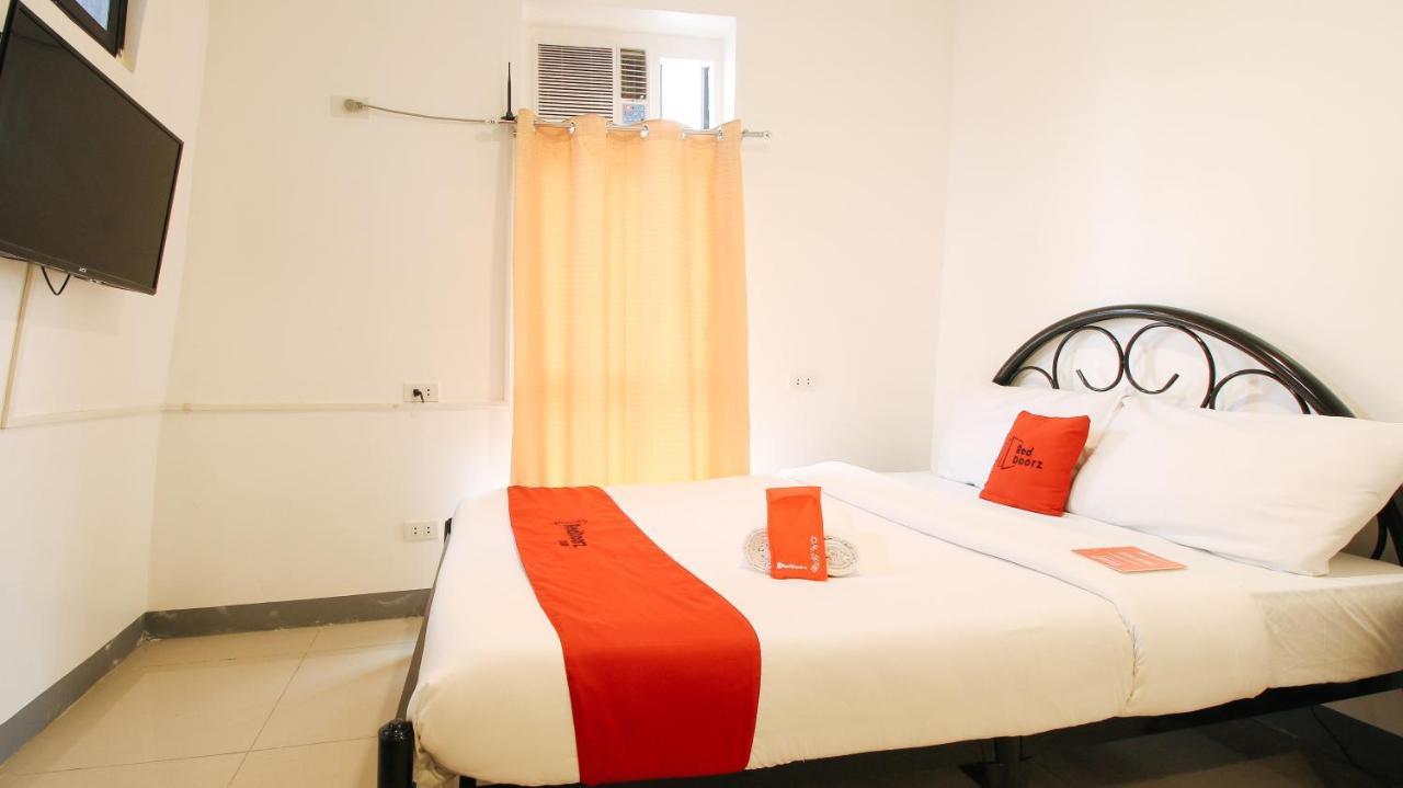 RedDoorz Plus @ Jardin Suites Guadalupe Nuevo Mandaluyong Exterior foto