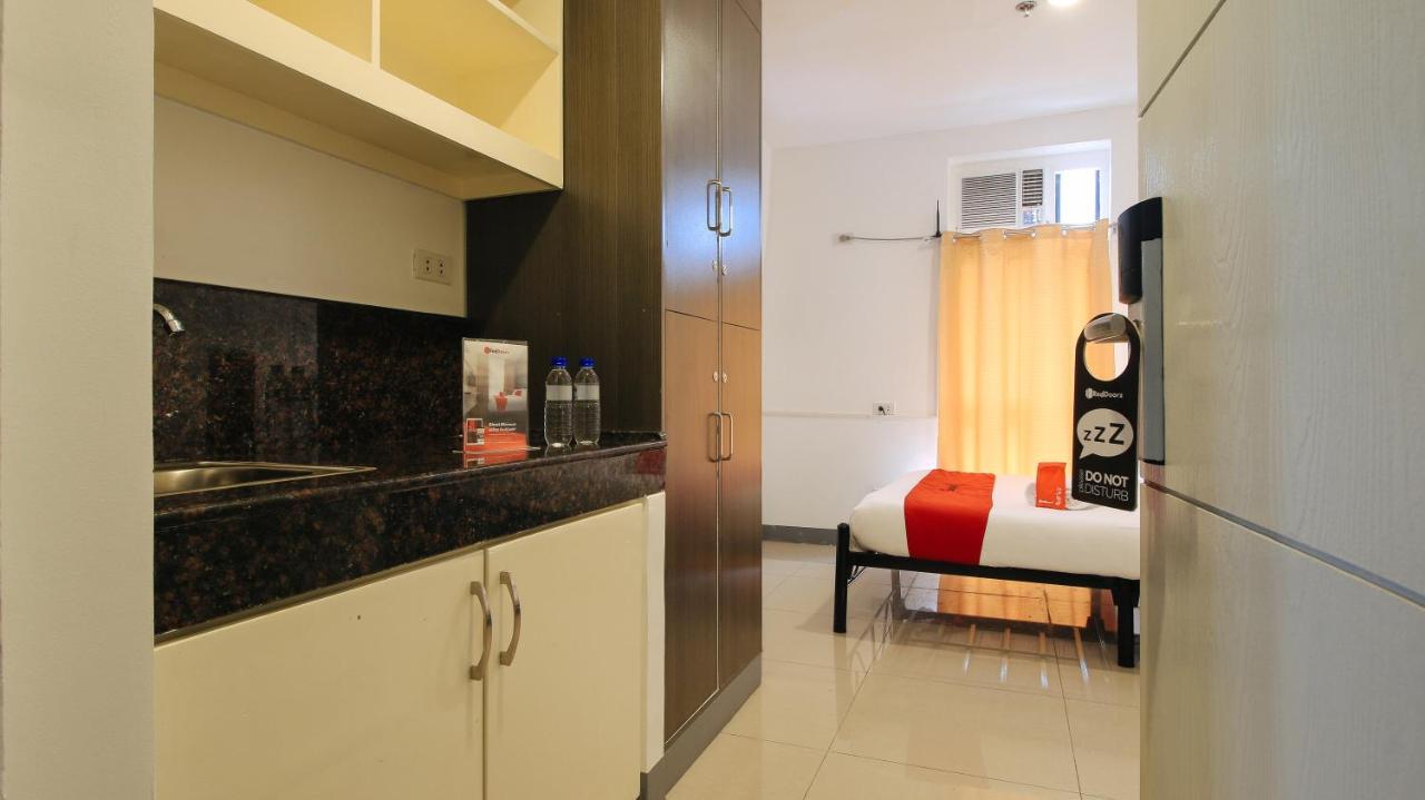 RedDoorz Plus @ Jardin Suites Guadalupe Nuevo Mandaluyong Exterior foto