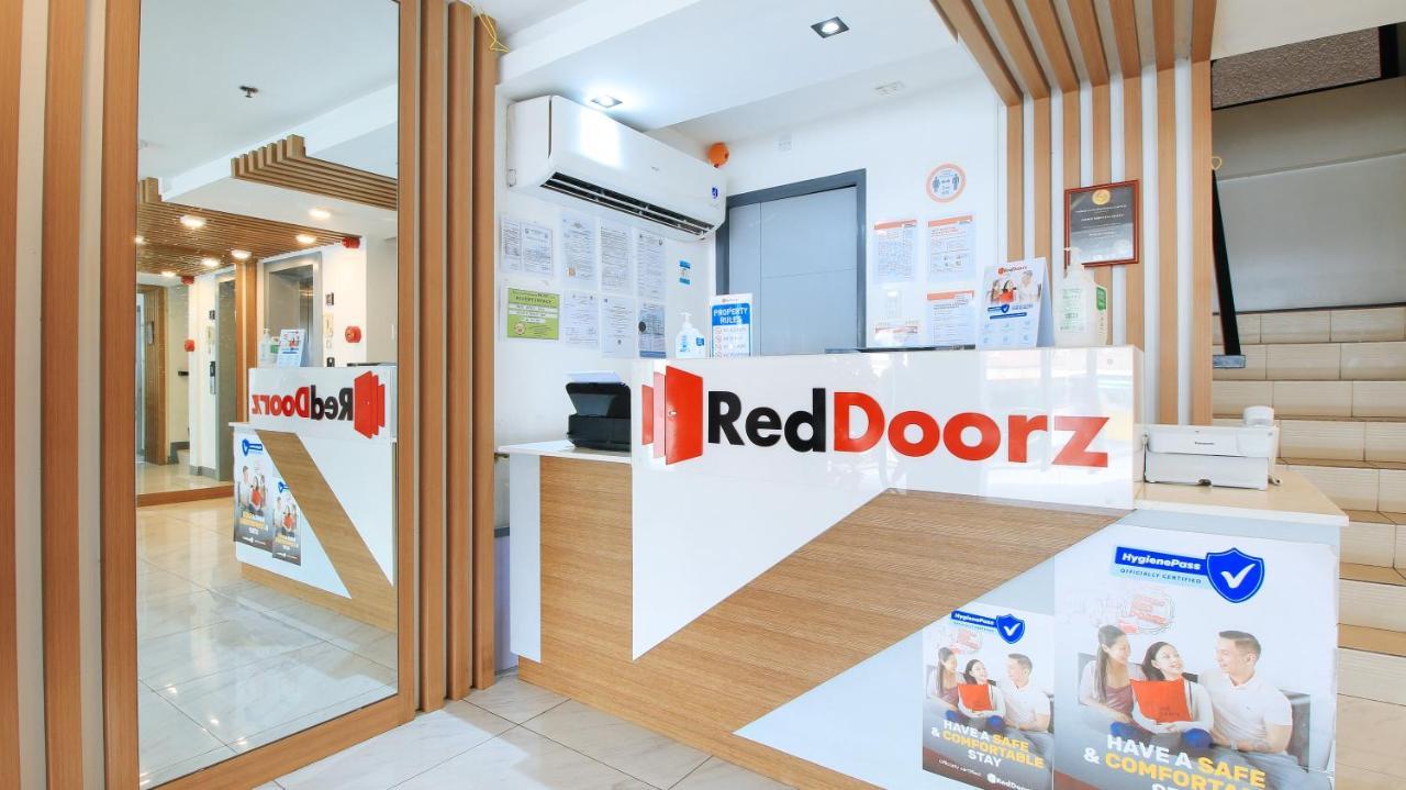 RedDoorz Plus @ Jardin Suites Guadalupe Nuevo Mandaluyong Exterior foto