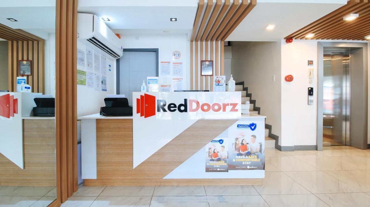 RedDoorz Plus @ Jardin Suites Guadalupe Nuevo Mandaluyong Exterior foto